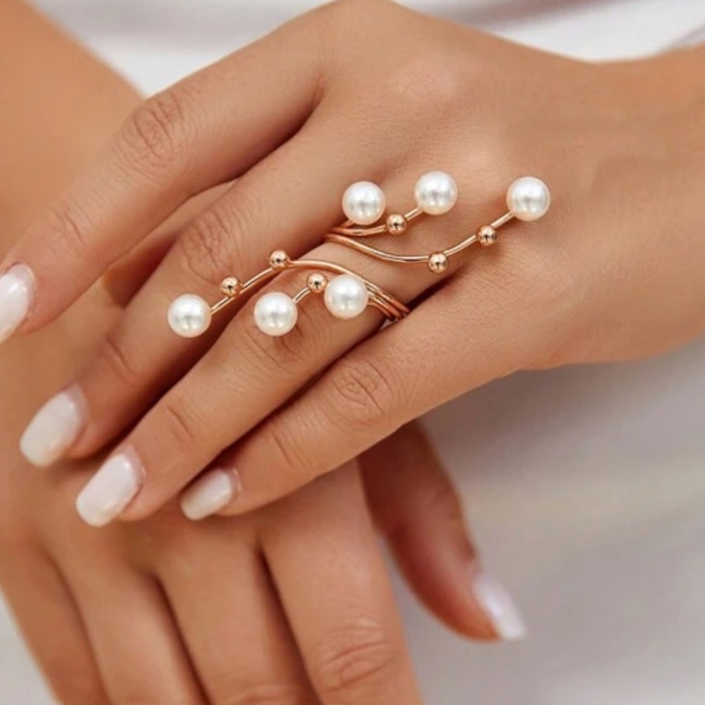 New faux pearl ring